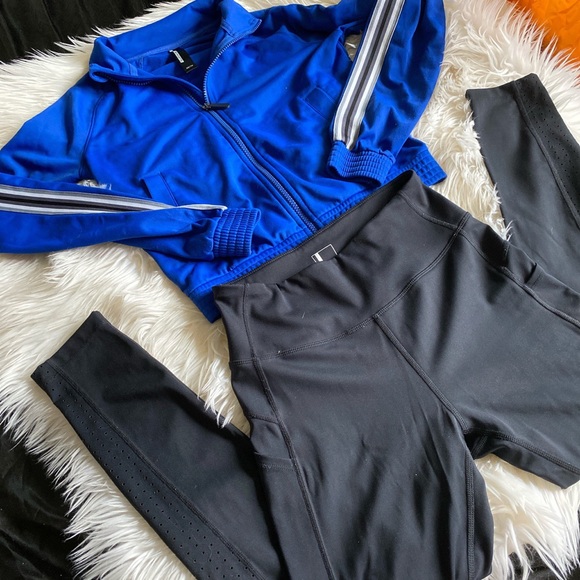 Mondetta Two Piece Set - Picture 3 of 5